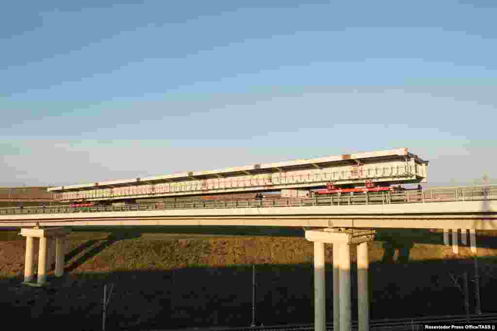 В 2019 году МИД Украины выразило решительный протест из-за запуска движения по железнодорожной части Керченского моста. Представительство президента Украины в Автономной Республике Крым заявило о противоправности запуска этого железнодорожного сообщения