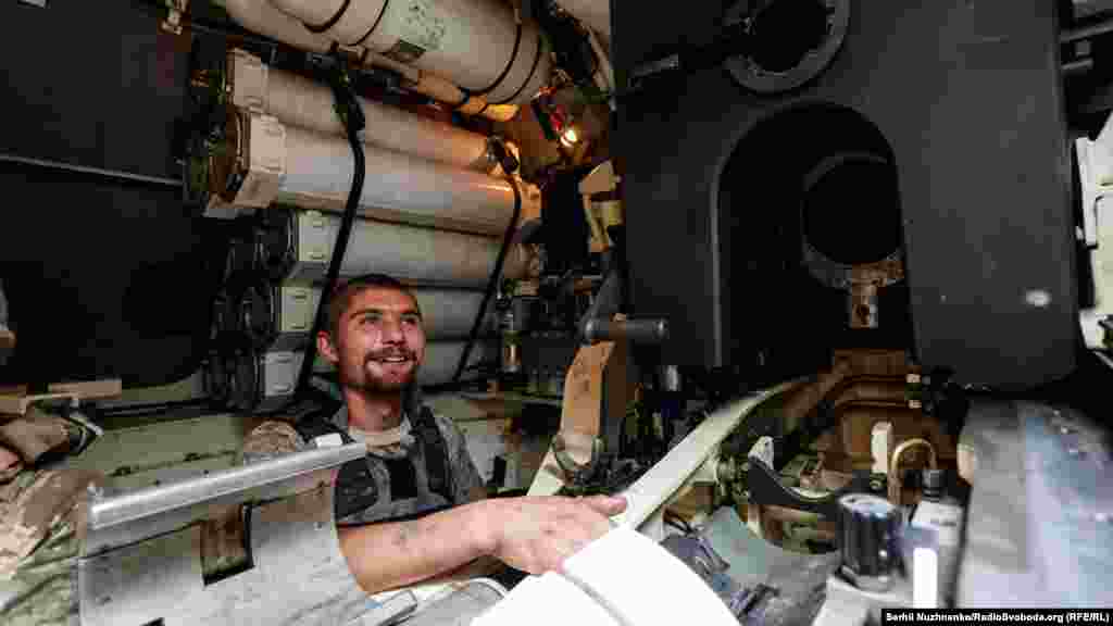 Військовий Вадим у польській Самохідній артилерійській  установці (САУ) – «Krab»