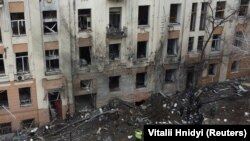 Наслідки удару по одному з навчальних закладів Харкова, 5 лютого 2023 року