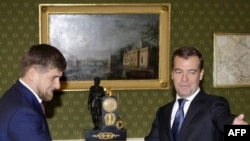 Дмитрий Медведев (справа) и Рамзан Кадыров