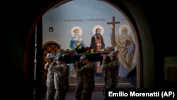 «Національне військово-меморіальне кладовище стане центральним місцем, де кожен зможе віддати шану полеглим героям нашої Батьківщини», – Денис Шмигаль (фото ілюстративне)