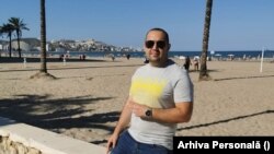 Bogdan stă cu familia, așa că împreună pot suporta costurile mai crescute ale vieții de zi cu zi.