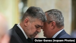 Marcel Ciolacu și Nicolae Ciucă ar trebui să facă schimb de locuri la Palatul Victoria, dar rocada premierilor produce neînțelegeri în coaliție. Subiectul este disputat intens în spatele ușilor închise. În acest timp, problemele se adună pe masa guvernului.