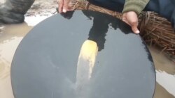 Заршӯӣ дар он тарафи Панҷ, дар ин тараф мунтазири иҷоза Заршӯӣ дар он тарафи Панҷ, дар ин тараф мунтазири иҷоза