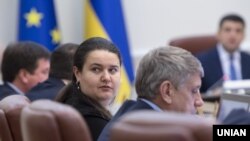 Міністр фінансів України Оксана Маркарова під час засідянн уряду Володимира Гройсмана