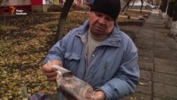 Пенсіонери в Луганську ледь зводять кінці з кінцями (відео)