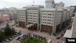 По данным Счетной палаты РФ, количество регионов России с дефицитными бюджетами увеличилось в 2013 году с 67 до 77