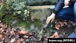 Пересохший родник Имановы в Крыму, 23 ноября 2021 года