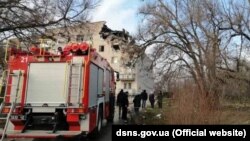 Рятувальники шукають ще двох, ймовірно, заблокованих під завалами людей