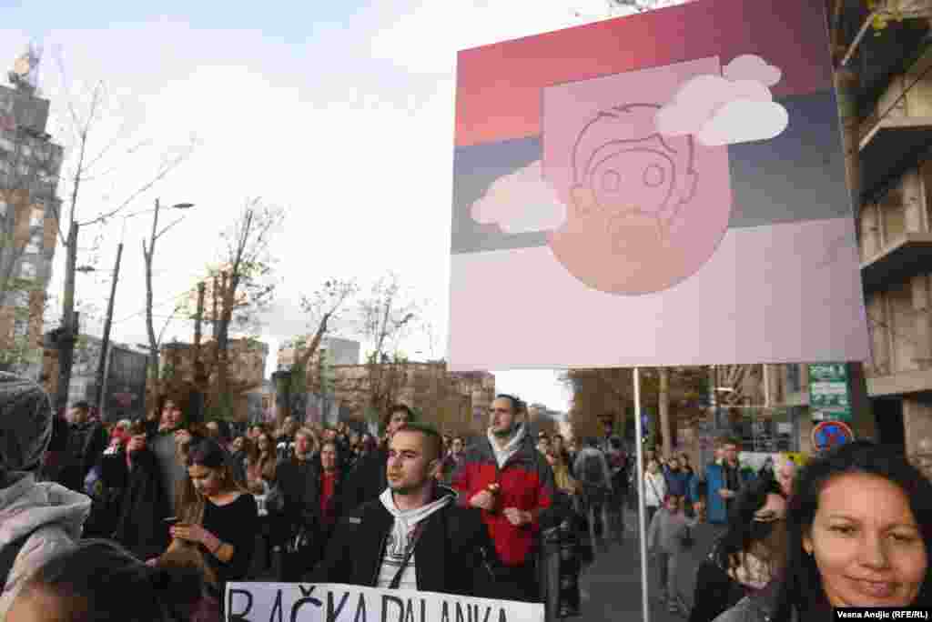 Aplikacija za merenje kvaliteta vazduha AirVisual je od početka godine u više navrata svrstala Beograd i još nekoliko gradova u Srbiji na listu najzagađenijih na svetu, a prekomerno zagađenje beležile su i merne stanice republičke Agencije za zaštitu životne sredine.