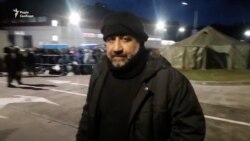Мігранти застрягли на морозі: влада Білорусі переселяє їх із прикордонних таборів (відео) Мігранти застрягли на морозі: влада Білорусі переселяє їх із прикордонних таборів (відео)