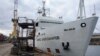 Судно пришвартоване в глибині Одеського морського торговельного порту. Екіпаж і науковці готуються до нової наукової експедиції
