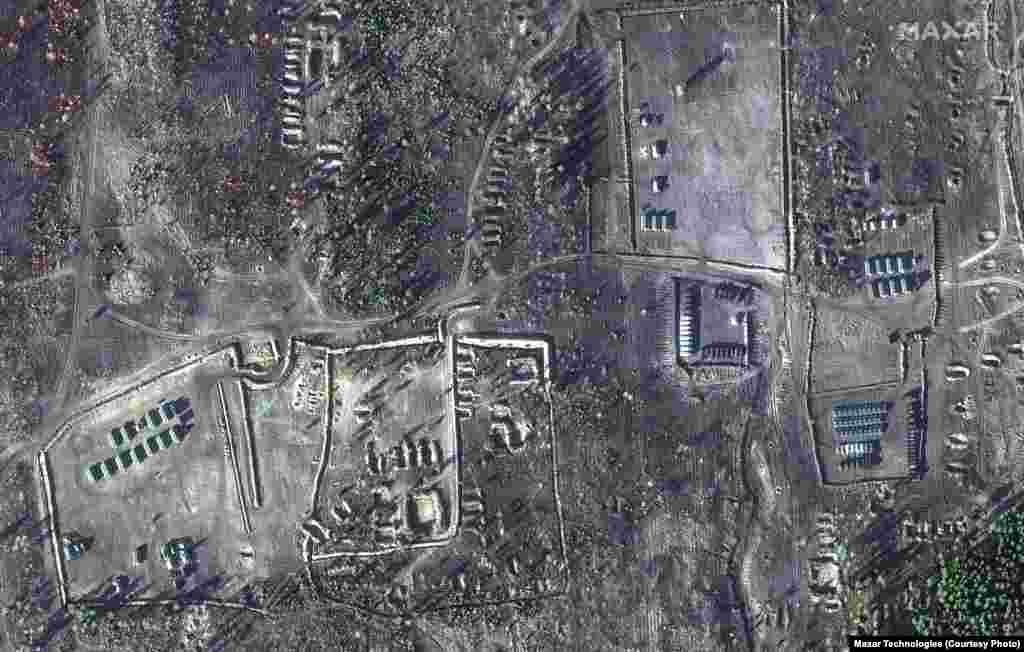 Учебный полигон военной группировки в Погоново. Россия, 26 ноября 2021 года. Satellite image ©2022 Maxar Technologies