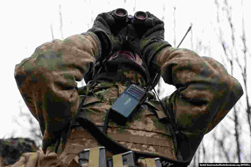 Костянтин уважно дивиться в одну точку і за секунду з холоднокровним голосом говорить: «Орлан»