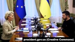 Голова Єврокомісії Урсула фон дер Ляєн і президент України Володимир Зеленський. Україна, Київ, 2 листопада 2023 року