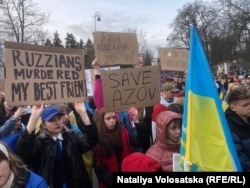 Акція протесту біля російського посольства у Варшаві. Польща, Варшава, 24 лютого 2024 року