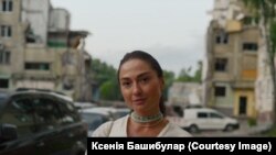 Роковини ракетного удару по Дніпру 14 січня. Співачка й волонтерка Ксенія Башибулар, квартира якої постраждала через атаку