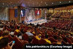 Зібрання Всесвітнього російського народного собору під егідою РПЦ . На ньому проголосили «священную войну» проти України та «Запада, впавшего в сатанизм». Москва, 27 березня 2024 року