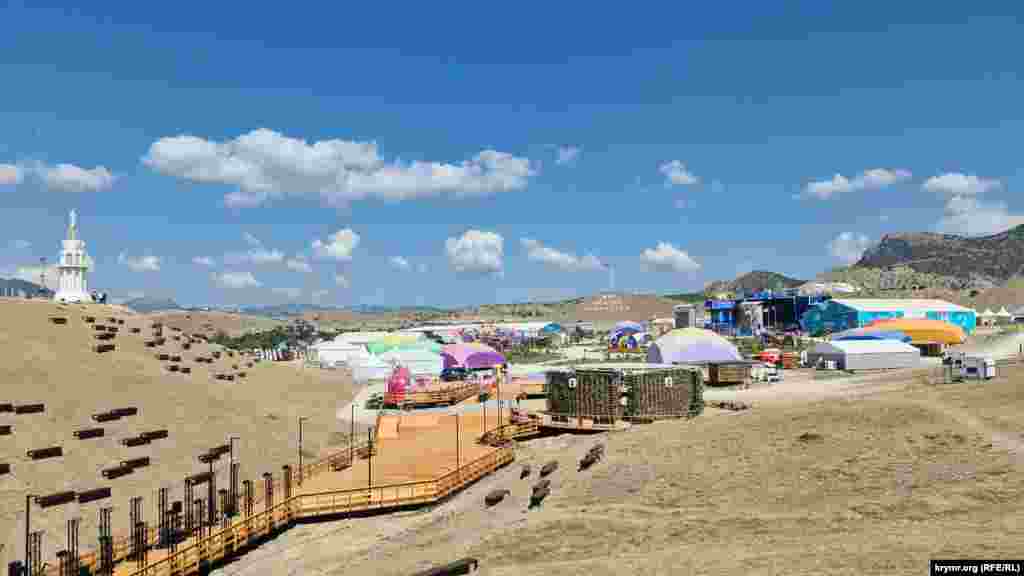 С каждым годом территория Арт-кластера «Таврида.АРТ» все более застраивается