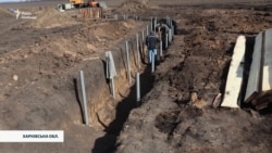 «Техніка та люди працюють постійно»: на Харківщині зводять капітальні оборонні споруди (відео) «Техніка та люди працюють постійно»: на Харківщині зводять капітальні оборонні споруди (відео)