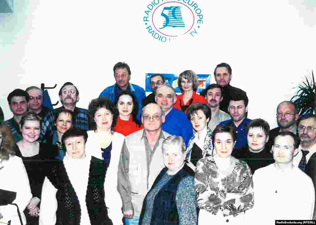 Під час відзначення 50-річчя Української редакції Радіо Свобода в Київському офісі, 2004 рік 