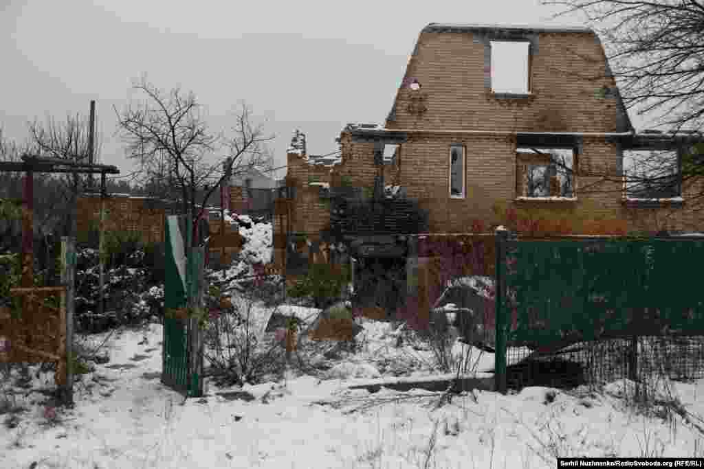 До початку повномасштабного вторгнення Росії в Україну в Мощуні проживало близько двох тисяч людей, зараз – лише декілька сотень. Місцеві думають, що люди, можливо, і повернулися б, якби держава допомогла відбудувати село.