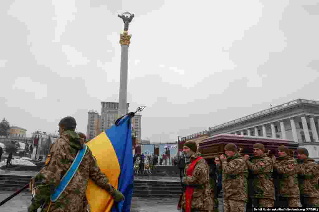 Після прощання процесія відправиться до місця поховання – рідного міста Максима – Рівного. Чин похорону відбудеться у п'ятницю, 12 грудня