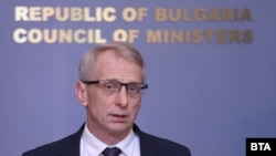 Прем’єр-міністр Болгарії Ніколай Денков під час зустрічі із президентом України Володимиром Зеленським у Софії «дав сигнал про відмову від небажання попереднього тимчасового уряду надавати Україні летальну допомогу»