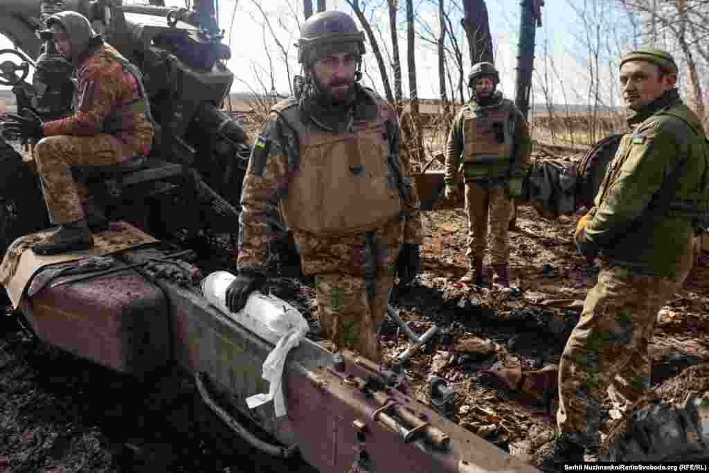 Артилеристи 44-ї окремої артилерійської бригади імені гетьмана Данила Апостола на Запорізькому напрямку. Березень 2023 року