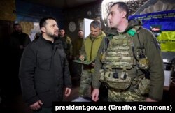 Президент України Володимир Зеленський під час відвідин українських військових на Куп'янському напрямку. Харківщина, 19 лютого 2024 року