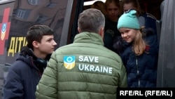 Незаконно вивезені Росією українські діти возз'єдналися зі своїми сім'ями в Києві