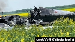 На місці падіння російського бомбардувальника Ту-22М3, Ставропольский край РФ, 19 квітня 2024 року. Фото з телеграм-каналу губернатора краю