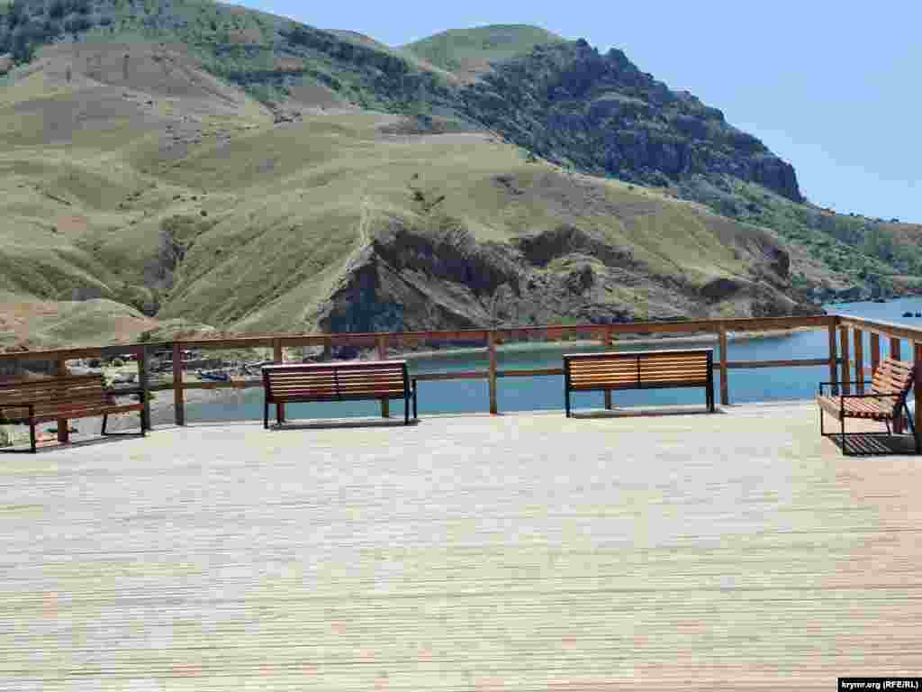 Смотровая площадка над пляжем «Меганом»