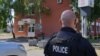 Pripadnik Kosovske policije u Severnoj Mitrovici. (arhivska fotografija)