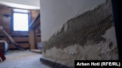 Zidovi oštećeni vlagom u hotelu Molika, januar 2024.