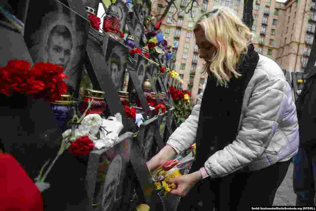 Святошинський райсуд Києва 18 жовтня 2023 року оголосив рішення у справі масових розстрілів активістів 20 лютого 2014 року на вулиці Інститутській у Києві. Щодо ексспівробітників нині розформованої роти спецпризначення «Беркут» суд виніс такі вироки: Олегу Янішевському – довічне ув’язнення; Павлу Аброськіну – 15 років позбавлення волі; Сергію Зінченку – 15 років позбавлення волі. Усі троє були звільненні з-під варти в грудні 2019 в рамках обміну полоненими з Росією. Сергій Тамтура виправданий за усіма статтями, а Олександр Марінченко, хоч і виправданий за низкою статей, але отримав 5 років позбавлення волі, які, втім, уже відсидів у СІЗО