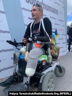 В’ячеслав Левицький з Одещини після ампутації чотирьох кінцівок в чеченському полоні проходить протезування в центрі Superhumans