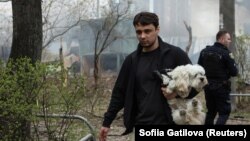 «Чотири прильоти по місту». Наслідки російського обстрілу Харкова 7 квітня (фотосвідчення)