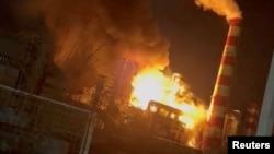 За словами одного з джерел, безпілотники влучили в установку з виробництва зрідженого вуглеводневого газу. Фото ілюстративне