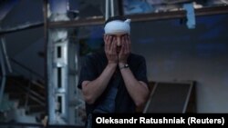 Поранений недавнім ударом військ РФ чоловік у Краматорську (фото ілюстративне)