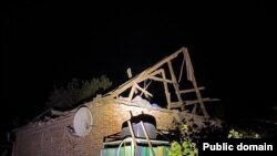 Наслідки одного з попередніх ударів РФ по Нікополю на Дніпропетровщині (серпень 2023 року)