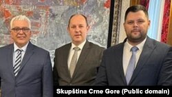 Šef crnogorskog prlamenta Andrija Mandić (lijevo) sa predsjednikom Opštine Nikšić Markom Kovačevićem (desno), januar 2024.