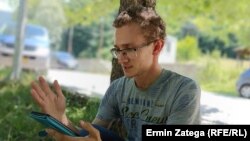 Dmitri kaže da se ponekad čuje samo sa roditeljima, te da planira stvoriti novi život u Španiji, juni 2024.