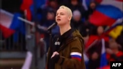 За даними СБУ, співак публічно підтримує дії керівництва РФ, а також прославляє осіб, які беруть участь у бойових діях проти України