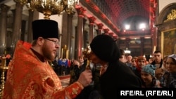 Служба в храме в Петербурге. Архив. Иллюстративное фото