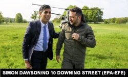 Президент України Володимир Зеленський (праворуч) і прем’єр-міністр Великої Британії Ріші Сунак. Бакінгемшир, Велика Британія, 15 травня 2023 року