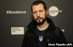 Мстислав Чернов, український відеограф, фотожурналіст, режисер, військовий кореспондент та письменник, під час прем’єри фільму «20 днів у Маріуполі» на кінофестивалі Sundance. Місто Парк-Сіті, США, 20 січня 2023 року