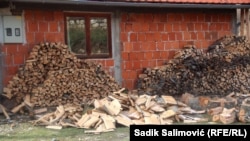 Za mještane je najvažnije, kako kažu, da imaju dovoljno drva za zimu.