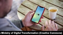 Документ має таку саму юридичну силу, як паперовий