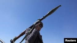 Прихильник хуситів поблизу міста Сана, 14 січня 2024 року